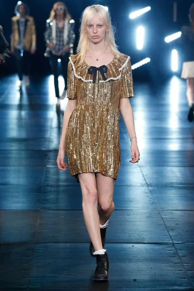 Look 74